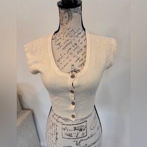 Crescent cream cropped sweater size XS